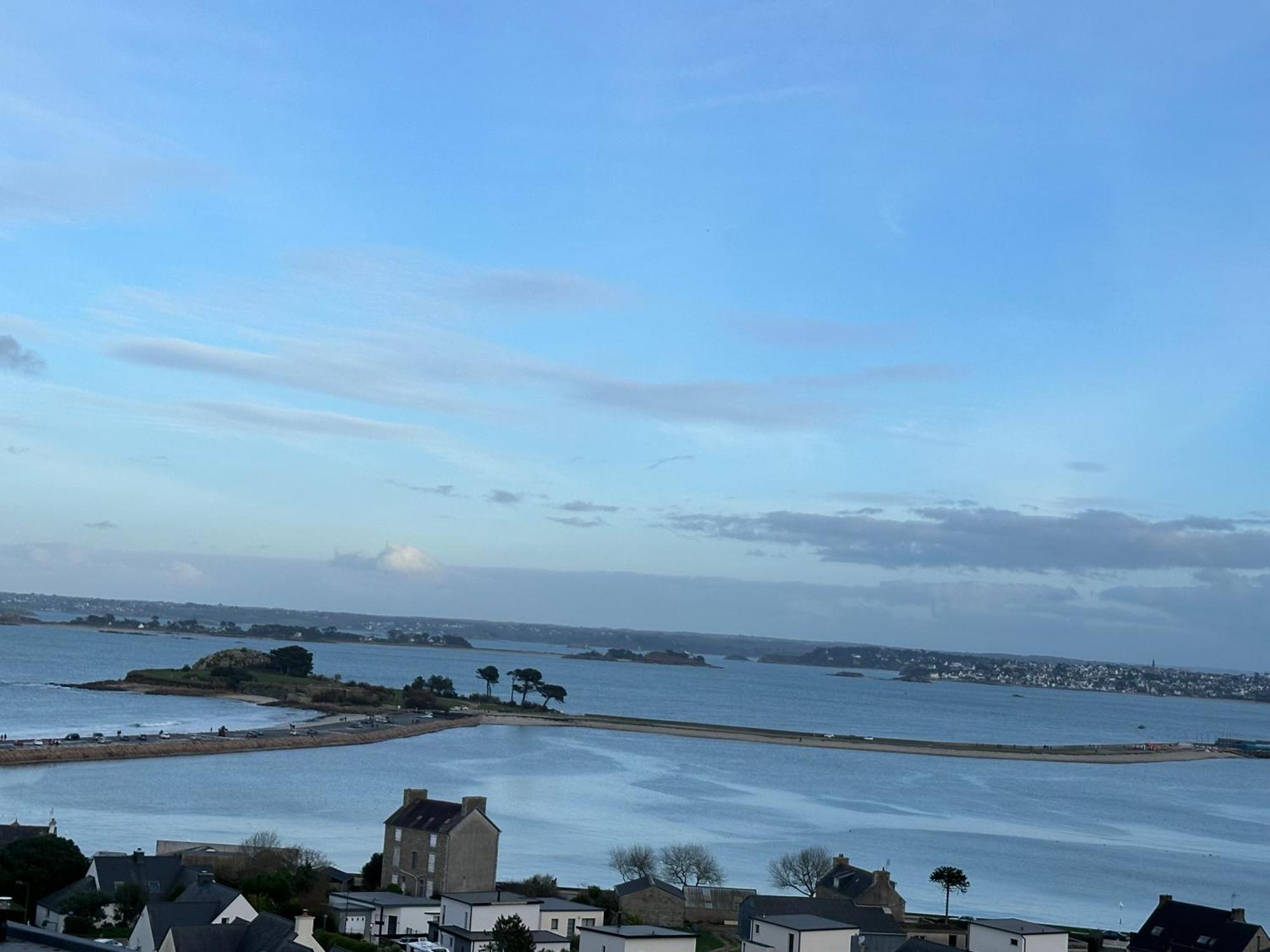 Les Bords De Mer Saint-Pol-de-Leon Bagian luar foto
